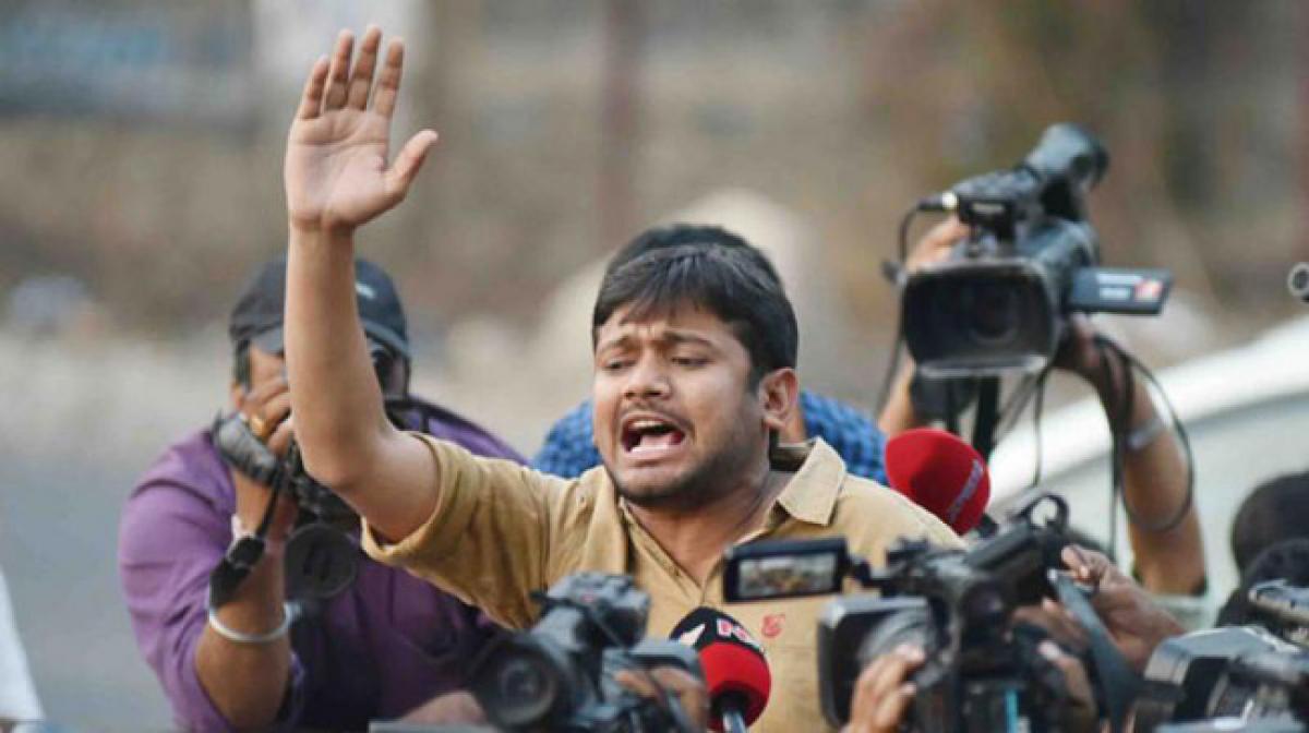 Kanhaiya Kumar attacked by shoes in Hyderabad